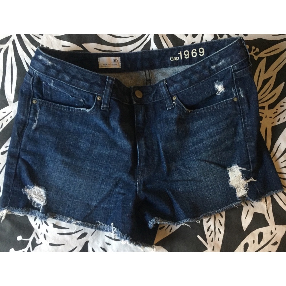 Gap distressed denim shorts. Size 30, relaxed fit.